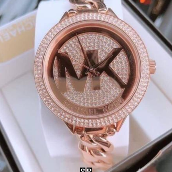 Elegant Snake-Style Gold Case Green Dial Women's Watch