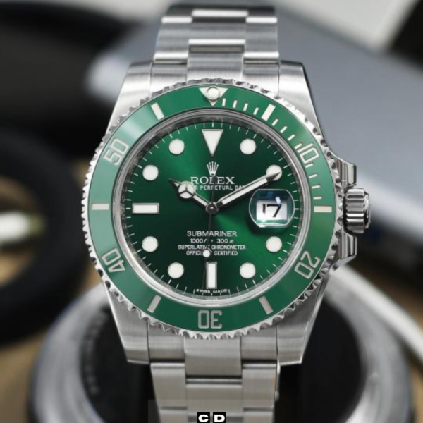 Luxury Green Dial Submarine Style Watch